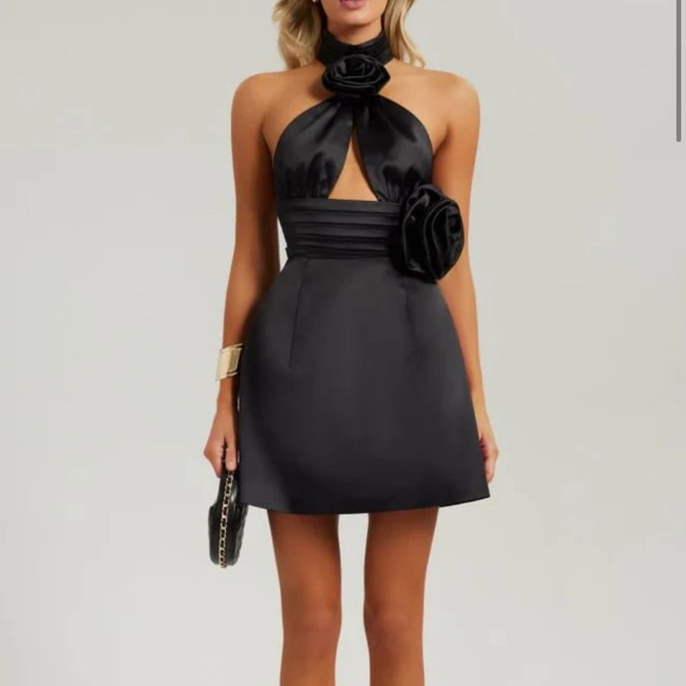 HEIRESS BEVERLY HILLS - BLACK HALTER SATIN CUTOUT FLOWERS
